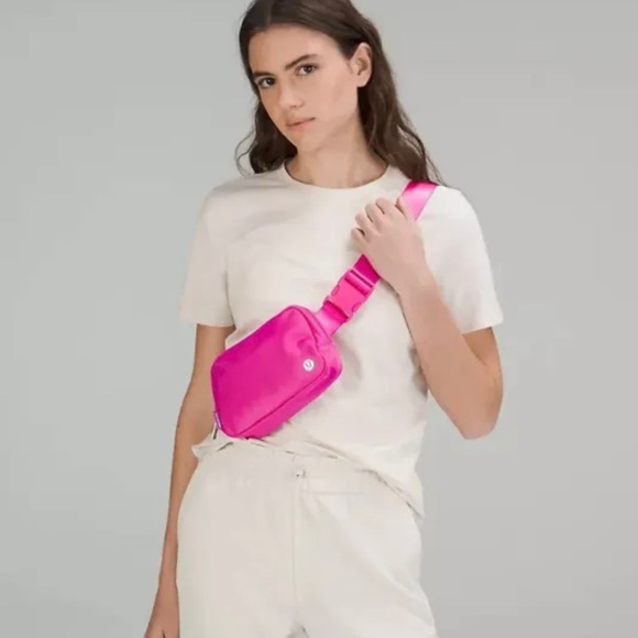 SONIC 1L EVERYWHERE BELT BAG 💕 BARBIE LOVERS REJOICE! - Picture 4 of 8